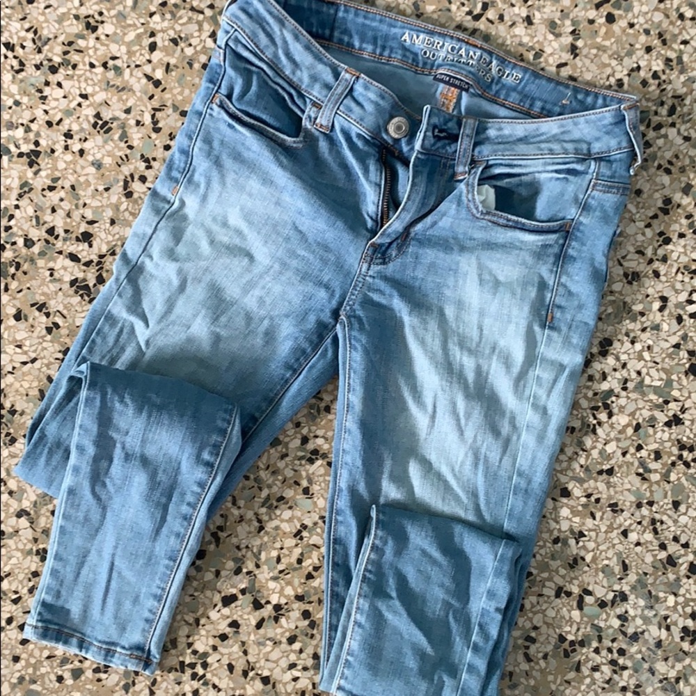 American Eagle light wash skinny Jean